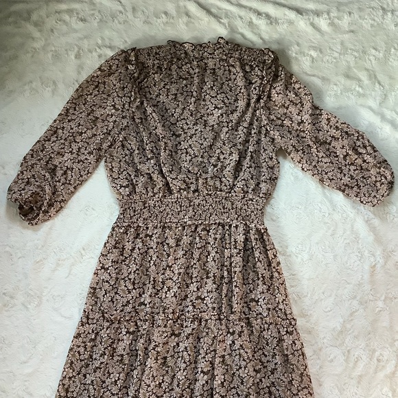 Moon River Shirred Waist Tiered Dress Dress Size Medium - Picture 8 of 14